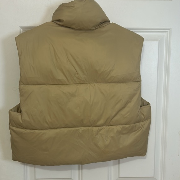 Amazon Cropped Puffer Vest Size Small Tan - Picture 2 of 5